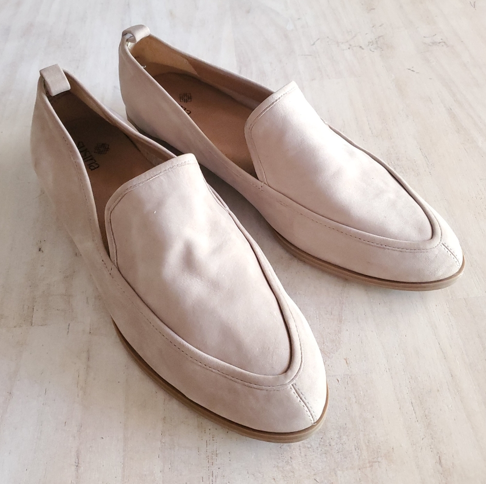 SUSINA Kellen tan nubuck leather loafers